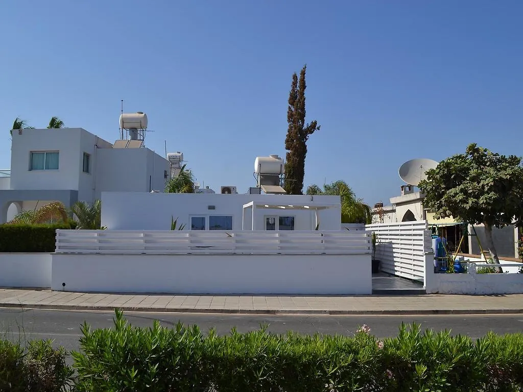 Makronissos Beach Studio Ajía Nápa